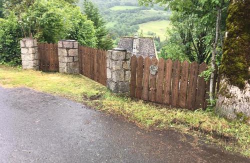 Saint-Jacques-des-Blats Ski Chalet | Chalet Lou Griou