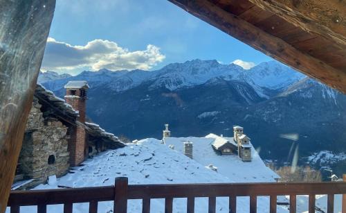 La Salle Ski Chalet | Chalet Lumière Alpine