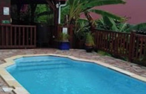 Grande-Terre Ski Chalet | Chalet Muscade with sea view