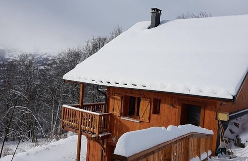 Albiez-le-Jeune Ski Chalet | Chalet of 2016, at 1310 m above the valley of the Maurienne