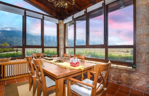 Kato Pedina Villa | Chalet Panorama -Three Level Escape in Parnassos