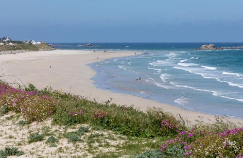 Cleder Ski Chalet | Chalet Petit Chalet à la Plage by Interhome