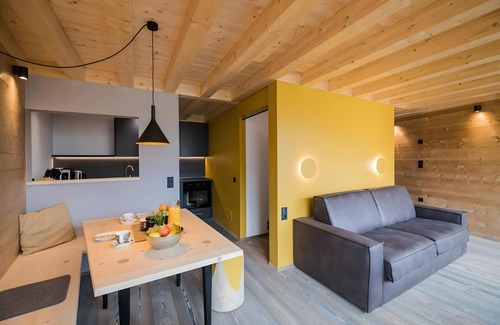 Sesto Ski Chalet | Chalet 'Rotwandwiesen 6' with Mountain View, Private Terrace and Wi-Fi