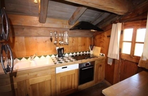 Les Saisies Ski Chalet | Chalet Savoyard aux Saisies - 6 Chambres, 4 Salles de Bains, Sauna, 11 Personnes, Proche des Pistes
