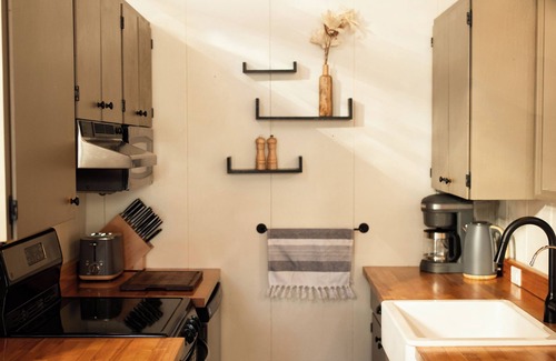 Okanagan-Similkameen Cabin | Chalet Schuss - A Classic Canadian Cabin at Apex Mountain