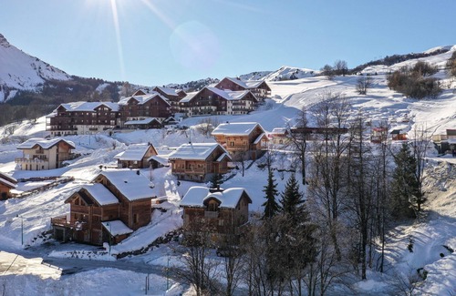 Le Corbier Ski Chalet | Chalet standing 4* face aux pistes 6chambres 5sdb : L'Etoile Filante