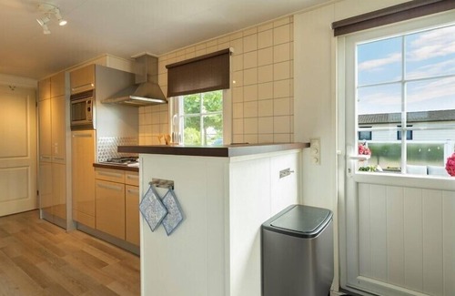 Scharendijke Ski Chalet | Chalet Strandloper L25 privately situated near sea and beach