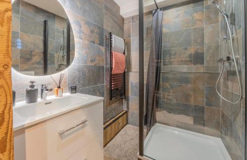 Demi-Quartier Apartment | Chalet studio Megève enface des remontées mécaniques et parking gratuit