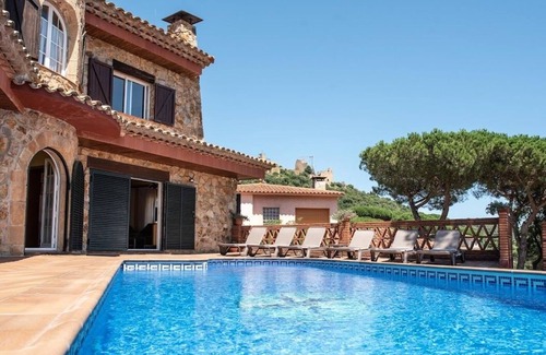 Palafolls Cabin | Chalet ten minutes from the beach, by car
