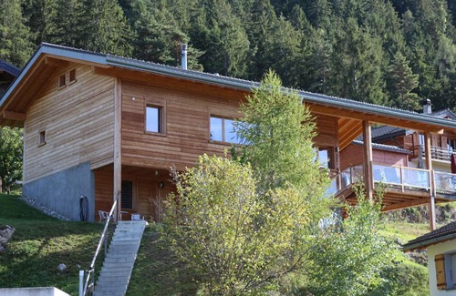 Chalais Bed & Breakfast | Chalet Tzarbonire