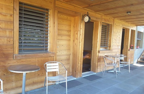 Chalais Bed & Breakfast | Chalet Tzarbonire