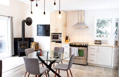 Saint-Philemon Ski Chalet | Chalet Ullaakut(spa and wood-burning stove)