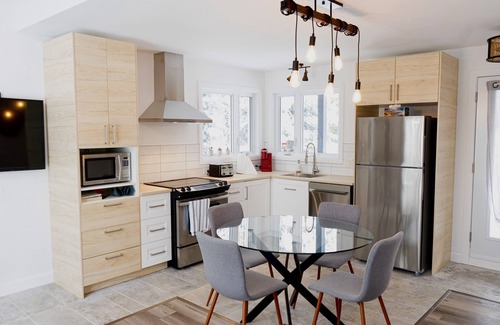 Saint-Philemon Ski Chalet | Chalet Ullaakut(spa and wood-burning stove)