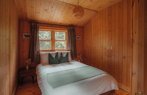 Fiddler Lake Resort Cottage | Chalet Vatten SPA & Sauna