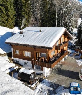 Acletta Apartment | Chalet Viola am Waldrand von Disentis
