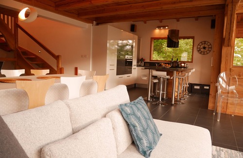 La Salle-les-Alpes Ski Chalet | Chalet Wanaka, charm and prestige with sauna and beautiful mountain view