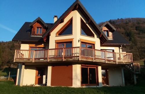Saint-Pierre-de-Soucy House | Chalet with Panoramic Views of the Alpes.