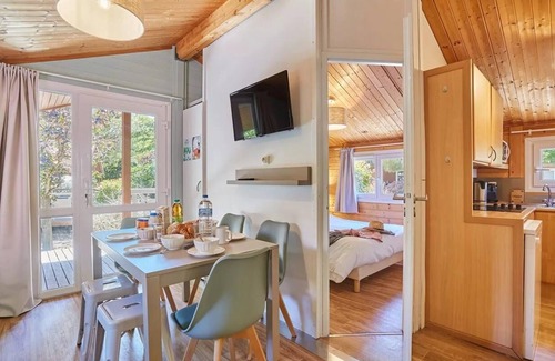 Carnoux-en-Provence Ski Chalet | Chalet, wifi, terrace, 35m², Carnoux-en-Provence