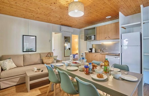 Carnoux-en-Provence Ski Chalet | Chalet, wifi, terrace, 35m², Carnoux-en-Provence