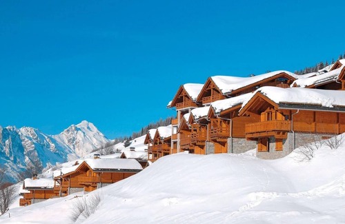 Valmeinier Ski Chalet | Chalet, wifi, ski-in/ski-out & foot of the slopes, fitness, swimming pool, terrace, balcony, tv