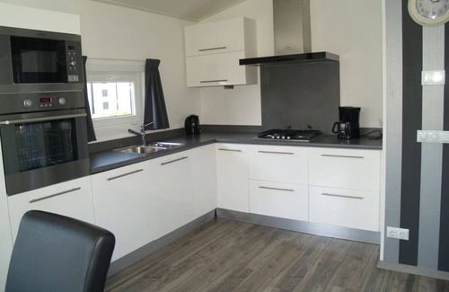 Dordtse Biesbosch Ski Chalet | Chalet with 3 bedrooms and furnished garden