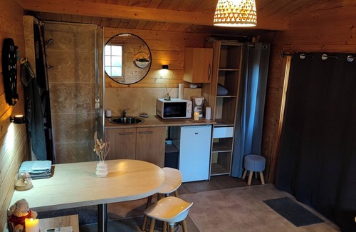 Puget-Ville Ski Chalet | Chalet with spa