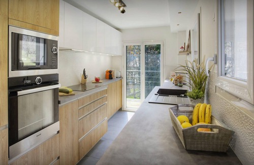 Saint-Jean-de-Sixt Ski Chalet | Chalet Ysopi - modern ski base for 9 La Clusaz, games room - OVO Network