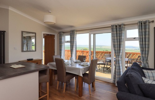 Newton Stewart House | CHALLOCHMUN VIEW, family friendly, with a garden in Glenluce