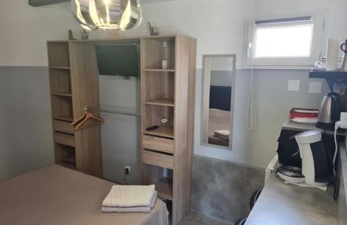 Arles Apartment | Chambre cosy avec terrasse