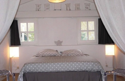 Villeneuve Bed & Breakfast | Chambre D'hôte Stevenson au Domaine Sainte Germaine