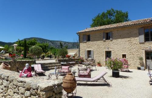 Malaucene Bed & Breakfast | Chambre d'hôtes du Mas de Longuefeuille