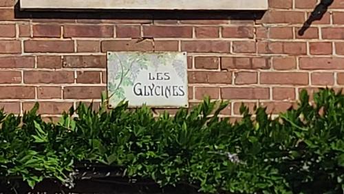 Arnieres-sur-Iton Bed & Breakfast | Chambre d'hôtes Les Glycines et petit déjeuner