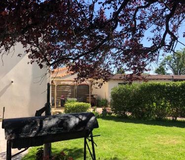 Les Herbiers House | Chambre d´hôtes La Jonchère