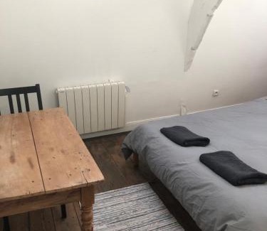 Marquillies House | Chambre dans maison cosy Sdb et wc communes