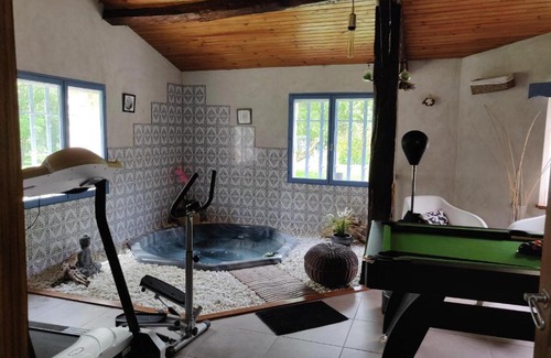 Reignac Bed & Breakfast | chambre dans maison de caractere au calme