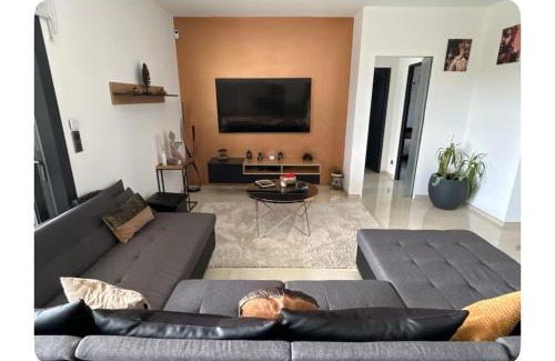 Orgueil House | Chambre dans Maison moderne tout confort