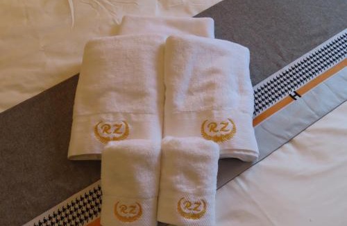 Bondy House | Chambre deux personnes avec salle de bain privative