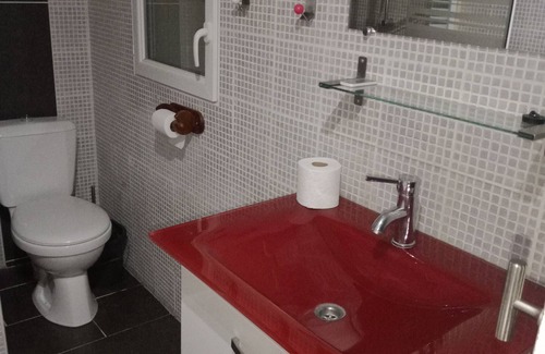 Caromb Apartment | Chambre Double au Pied du Ventoux à Caromb Piscine Partagée
