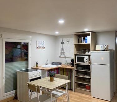 Saint-Laurent-de-Cerdans House | Chambre au vert