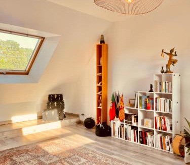 Le Blanc-Mesnil House | Chambre hotes moderne Parc des expositions Bourget Villepinte avec jardin et ambiance calme