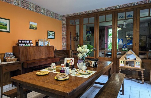 Pellevoisin Bed & Breakfast | Chambre "Pommier" au calme en maison d'hôtes près des châteaux - FR-1-591-487