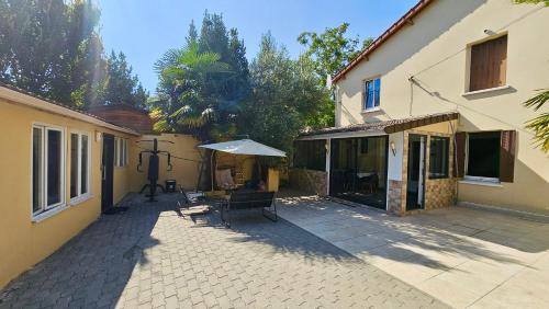Stains Apartment | Chambre privée dans logement partagé, Pinky Elisabeth cozy Paris & Stade de France