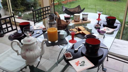 Tourville-sur-Arques House | CHAMBRE PRIVEE AVEC SALON, garage voiture, vélos, motos