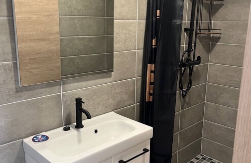 Belcourt Bed & Breakfast | Chambre Studio Confort, Plein Centre, Accès Piscine, Idéal Pour Couple