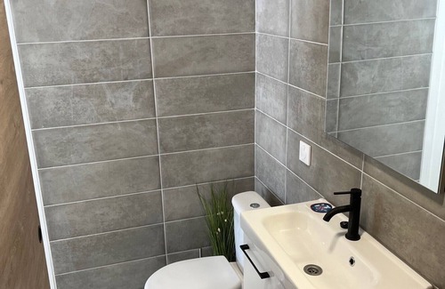 Belcourt Bed & Breakfast | Chambre Studio Confort, Plein Centre, Accès Piscine, Idéal Pour Couple