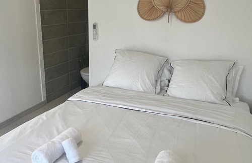 Belcourt Bed & Breakfast | Chambre Studio Confort, Plein Centre, Accès Piscine, Idéal Pour Couple