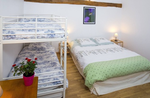 Buzeins Bed & Breakfast | Chambres d'hôtes - Entre Dolmens et Fontaines