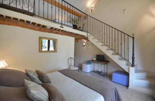 Cucuron Bed & Breakfast | Chambres d'hôtes Le Vignoble