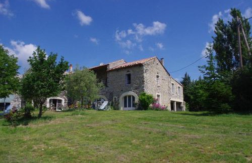 Alba-la-Romaine Bed & Breakfast | Chambres d'Hotes La Grange au Negre