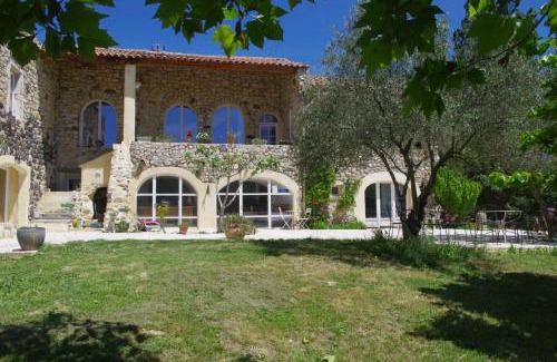 Alba-la-Romaine Bed & Breakfast | Chambres d'Hotes La Grange au Negre